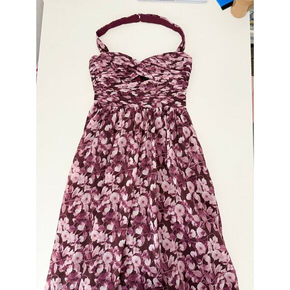 Lulu's burgundy floral pleated maxi dress - size small - Picture 2 of 9